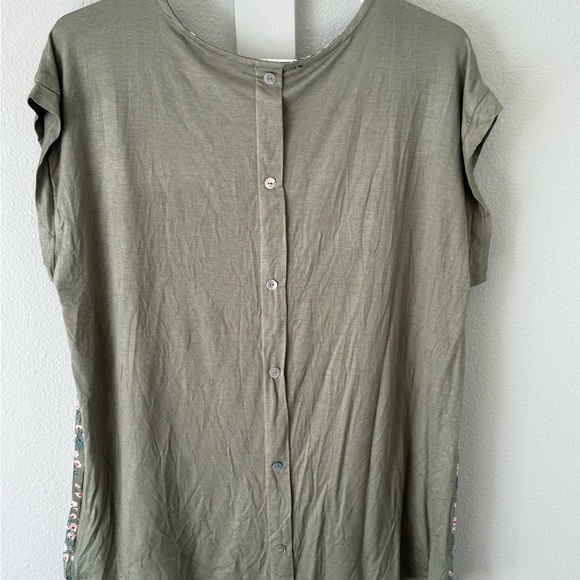 Papermoon Olive Floral V-Neck Blouse with Pink Daisies - Picture 3 of 3